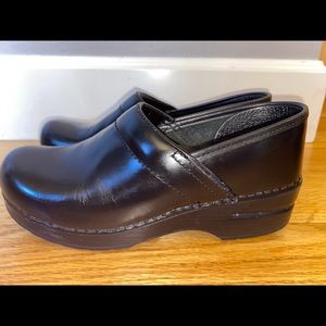 Dansko black professional clogs